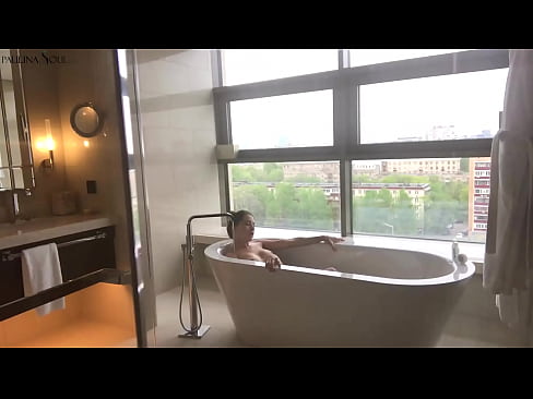 ❤️ En fantastisk babe som lidenskapelig rykker av seg fitta på badet ️❌ Porno på porno no.kiss-x-max.ru ❌️❤